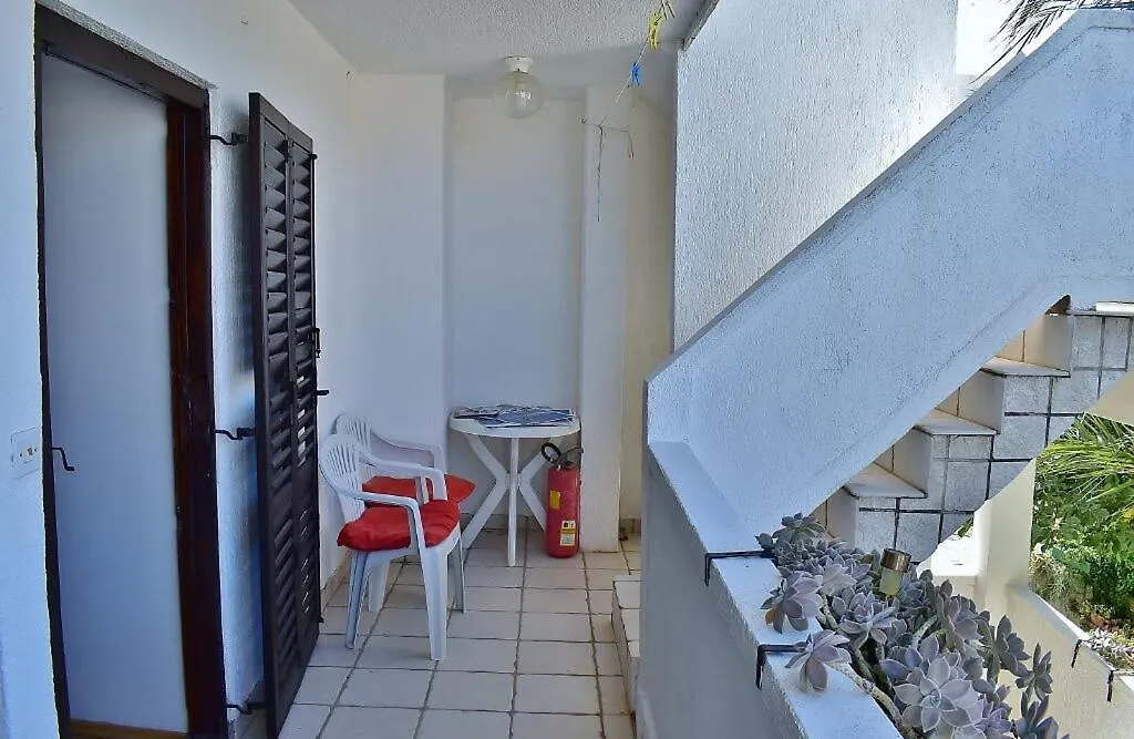 Apartments Mladen - Free Parking Lopar 0*,