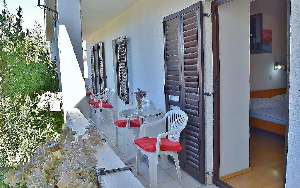 Apartments Mladen - Free Parking Lopar
